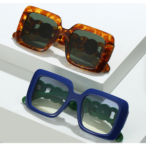 Sunway Eyewear Newest Square Big Frame Fashion Sunglasses With Metal Decoration Luxury Designer Women Sun Glasses - Product Image 1