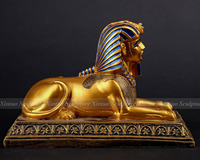 Sculpture de Sphinx égyptien vintage en pierre avec détails peints à la main, pièce d'art historique unique