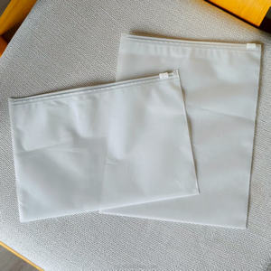 Pochette zippée en PE givré personnalisée pour chaussures, vêtements, bijoux, cosmétiques, petits appareils électroniques, emballage, logo givré mat, sacs en PE - Product Image 1