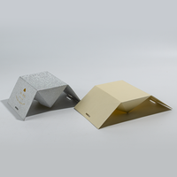 Benutzer definierte Logo-förmige Geschenk boxen High-End-Pyramide mit laser gravierten Mustern und Bändern für Feiern Matt Laminierung