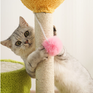 Lit pour chat en velours Teddy à 2 niveaux en forme de château avec griffoir en sisal naturel, jouet pompon, arbre à chat d'intérieur peu encombrant - Product Image 3