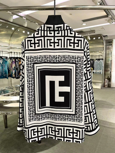 <span class=keywords><strong>Pigiama</strong></span> da <span class=keywords><strong>uomo</strong></span> in seta satinata di alta qualità, a due pezzi, con stampa personalizzata di lusso in bianco e <span class=keywords><strong>nero</strong></span>. - Product Image 5