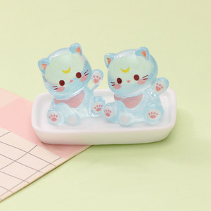 Dibujos animados lindo Animal sentado agitando las manos <span class=keywords><strong>Luna</strong></span> suerte brillante resina accesorios coche escritorio pequeño adorno llavero colgante - Product Image 4