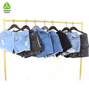 Vêtements usagés Bale Shorts en jean pour dames Vêtements d'occasion en vrac - Product Image 2