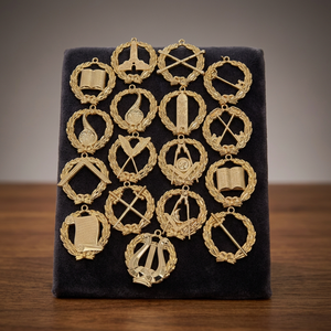 Insignes maçonniques personnalisables en bronze avec badges brodés à coudre et fixation par épingle de sûreté, motif carré par pièce individuelle - Product Image 3