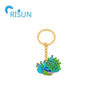 Porte-clés oiseau paon en métal émaillé multicolore Porte-clés paon élégant avec queue à charnière Porte-clés paon personnalisé - Product Image 3