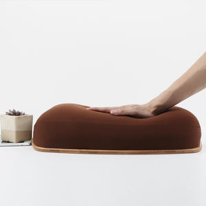 Mesa de bambú Samexi con bandeja acolchada, soporte portátil para computadora portátil para uso junto a la cama - Product Image 4