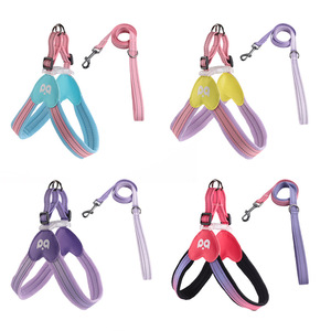 Harnais LED pour chien Slim Pet, laisse en forme de Y, sangle de poitrine réfléchissante pour animaux de compagnie avec fonction lumineuse - Product Image 1