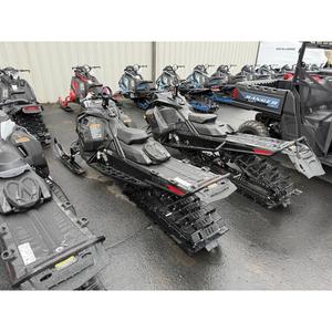 แพ็คเกจ Ski-Doo Summit ปี 2026 รุ่น 850 E-TEC 154 H_Alt Powder 3.0_Black เครื่องยนต์ 4 จังหวะ ERAVE REV Gen5 แพลตฟอร์ม 30 องศา 4.5 นิ้ว ดิจิทัล - Product Image 3