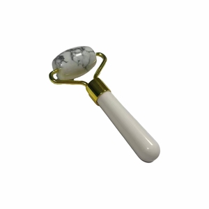 Outils de massage facial : Rouleau de jade blanc turquoise et rouleau en résine pour le visage - Product Image 6