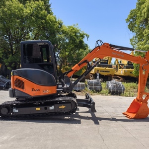 Excavadora de cadenas Hitachi ZX50U de 5 toneladas usada, año 2023, a bajo precio. Excavadora de 5 toneladas HITACHI ZX50U. - Product Image 2