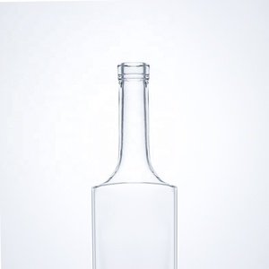 Venta al por Mayor de Botellas de Vidrio Transparentes Redondas Personalizadas para Whisky y Tequila de 500ml, 700ml, 750ml con Corcho - Product Image 6