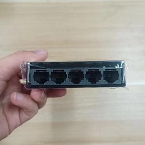 Commutateur <span class=keywords><strong>Ethernet</strong></span> Gigabit à cinq ports Tenda SG105M avec surveillance du réseau et contrôle de sécurité - Product Image 3