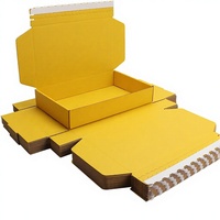 Boîte d'expédition en carton ondulé noir grand format avec poignée, ruban, revêtement UV, gaufrage, doublure en éponge, logo personnalisé imprimé