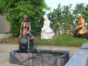 Statue de sirène en pierre de marbre Bronze blanc <span class=keywords><strong>nordique</strong></span> Offre Spéciale, accessoires de décoration de parc de jardin extérieur, Art fait à la main, Statue de sirène en résine - Product Image 6