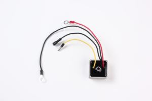 T147 1015777 1027112-01 102711201 74510-96 Regolatore di Tensione Raddrizzatore per Scooter in Plastica Nera di Alta Qualità, Ricambio Nuovo, 1 Anno di Garanzia - Product Image 2