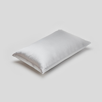 Taie d'oreiller en satin de soie avec logo personnalisé, fermeture éclair cachée, housse d'oreiller en polyester douce
