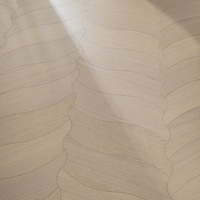 Parquet en chêne blanc à motif feuille, design artistique, grand format irrégulier en forme de feuille de saule, stable, compatible géothermique, en bois d'ingénierie