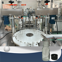 Machine de serrage de capsulage automatique de bouteilles pour les bouchons en plastique