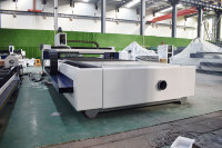 Haute qualité carbone fer aluminium métal acier inoxydable coupe 1000w 1500w 2000w 3kw CNC Fiber Laser découpeuse