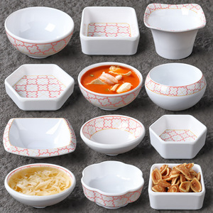 Juego de tazones creativos de melamina blanca para uso en hoteles, restaurantes y fiestas con diseño de patrón rojo. - Product Image 1