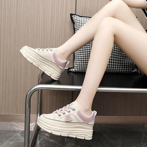 Nuevos zapatos de <span class=keywords><strong>mujer</strong></span> transpirables con suela gruesa <span class=keywords><strong>y</strong></span> superficie de cuero elevada para uso informal - Product Image 5