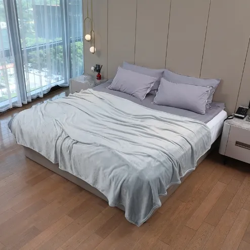 Hot sale 100% polyester flannel summer office air conditioner sofa blanket bedroom bed blanket