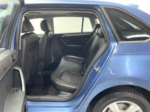 Skoda <span class=keywords><strong>Rapid</strong></span> 1.5 Sport <span class=keywords><strong>Auto</strong></span> d'occasion fiable, berline compacte à aspiration naturelle - Product Image 4