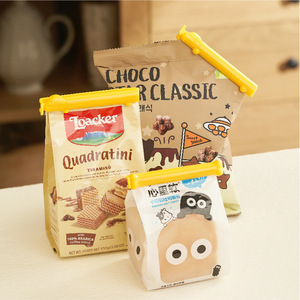 Clips para sellar alimentos Time Machine, paquete blanco de 10 clips reutilizables para bolsas de refrigerios, leche en polvo, almacenamiento de té - Product Image 4