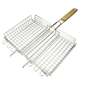 Outdoor Portable Stainless Steel BBQ Grilling Basket BBQ Accessories With Wooden Handle For Roasting Meat