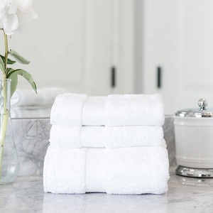 <span class=keywords><strong>Set</strong></span> di Asciugamani da Bagno per Hotel con Logo Ricamato, Asciugamani Bianchi in Spugna di Cotone - Product Image 4