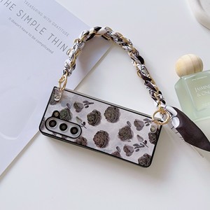 เคสโทรศัพท์ PC แบบวินเทจพร้อมผ้าพันคอไหมสายโซ่สีทองสำหรับ Samsung Galaxy <span class=keywords><strong>Z</strong></span> <span class=keywords><strong>Fold</strong></span> 6 5 <span class=keywords><strong>4</strong></span> 3 VIVO <span class=keywords><strong>Xiaomi</strong></span> <span class=keywords><strong>Fold</strong></span> 2 3ล่าสุด - Product Image 3