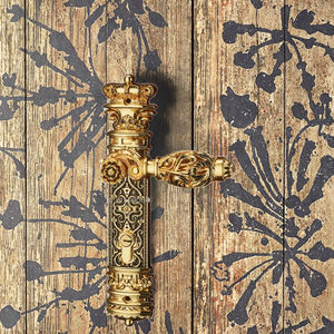 उच्च गुणवत्ता वाले जस्ता मिश्र धातु कुंजी संचालित लक्जरी ठोस लकड़ी का दरवाजा हैंडल, इनडोर बेडरूम के उपयोग के लिए उच्च सुरक्षा के साथ - Product Image 6