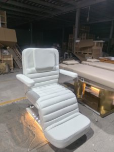 Lettino Estetico Elettrico Moderno a 4 Motori, Nero e Beige, Regolabile per Trattamenti Viso, Ciglia, Massaggi, Spa e Salone di Bellezza - Product Image 5