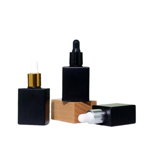 Venta al por Mayor de Botellas de Vidrio Cuadradas Transparentes y Esmeriladas de 10 ml y 15 ml, Color Rosa, para Suero y Aceite Esencial, con Gotero y Pipeta, Marca LK, Impresión Serigráfica - Product Image 5