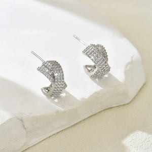 ใหม่ต่างหูแฟชั่นสตรีแบบประณีตทำจากทองแดงผสมกับเครื่องประดับที่ดูหรูหราประจำวันต่างหูแฟชั่นประดับหมุดเพทาย - Product Image 4