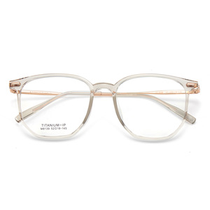 กรอบแว่นตาไทเทเนียมทรงสี่เหลี่ยมสไตล์เรโทรสุดเท่ ใส่สบายสำหรับทุกเพศ รุ่น M8139 ผลิตที่ตานหยาง - Product Image 2