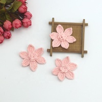 Vente en gros de fleurs à six pétales en crochet écologiques faites à la main de 6 cm, motif coloré, patch tricoté, décoration pour vêtements, chapeaux, ornements de couture