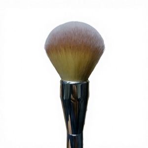 Ensemble de pinceaux à blush vegan en poils synthétiques doux de marque Beauty Planet, grand pinceau à poudre pour le visage - Product Image 2