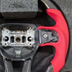 Volante de Fibra de Carbono Auténtica para <span class=keywords><strong>Dodge</strong></span> Charger <span class=keywords><strong>Challenger</strong></span> SRT <span class=keywords><strong>2021</strong></span> 2022 2023 2019 2020, Volante de Cuero Rojo para Automóvil - Product Image 4