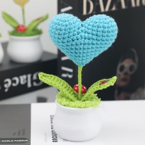 Corazón de Ganchillo Hecho a Mano, Maceta con Forma de Amor Amigurumi de 5 cm, para Decoración de Regalos de San Valentín o Bodas - Product Image 5