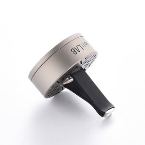 Ambientador para Auto en Oferta, Perfume para Auto Plateado, Difusor de Fragancia Reciclable - Product Image 4