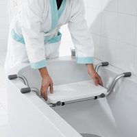 Banc de bain suspendu réglable et léger pour personnes âgées et handicapées, robuste, avec poignées de soutien, capacité 150 kg, design moderne