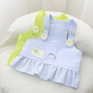 Robe pour chien et chat, couleur unie, bretelles avec garniture florale, tenue d'été pour petites et moyennes races - Product Image 1
