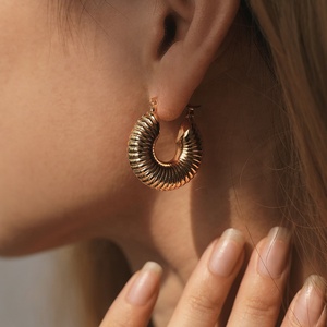 Schmuck-Ohrringe für Frauen Mode Vintage Statement Creolen 18k Vergoldete Kupfer-Ohrringe - Product Image 2