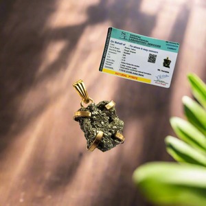 Pendentif en cristal de pyrite brute – Pierre naturelle certifiée pour la prospérité, la protection, l'abondance, la confiance et l'énergie positive - Product Image 2