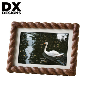 Cadre photo en bois brun moderne personnalisé DX Designs, 4x6/5x7/6x8/8x10 pouces, cadre photo en bois élégant pour la maison et le bureau - Product Image 2