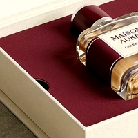 Boîte rigide magnétique blanche de style livre pour parfum, présentation d'une seule bouteille, pour emballage de parfum personnalisé