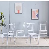 Chaise de salle à manger blanche économique avec dossier en plastique, idéale pour les événements, les salles et les mariages