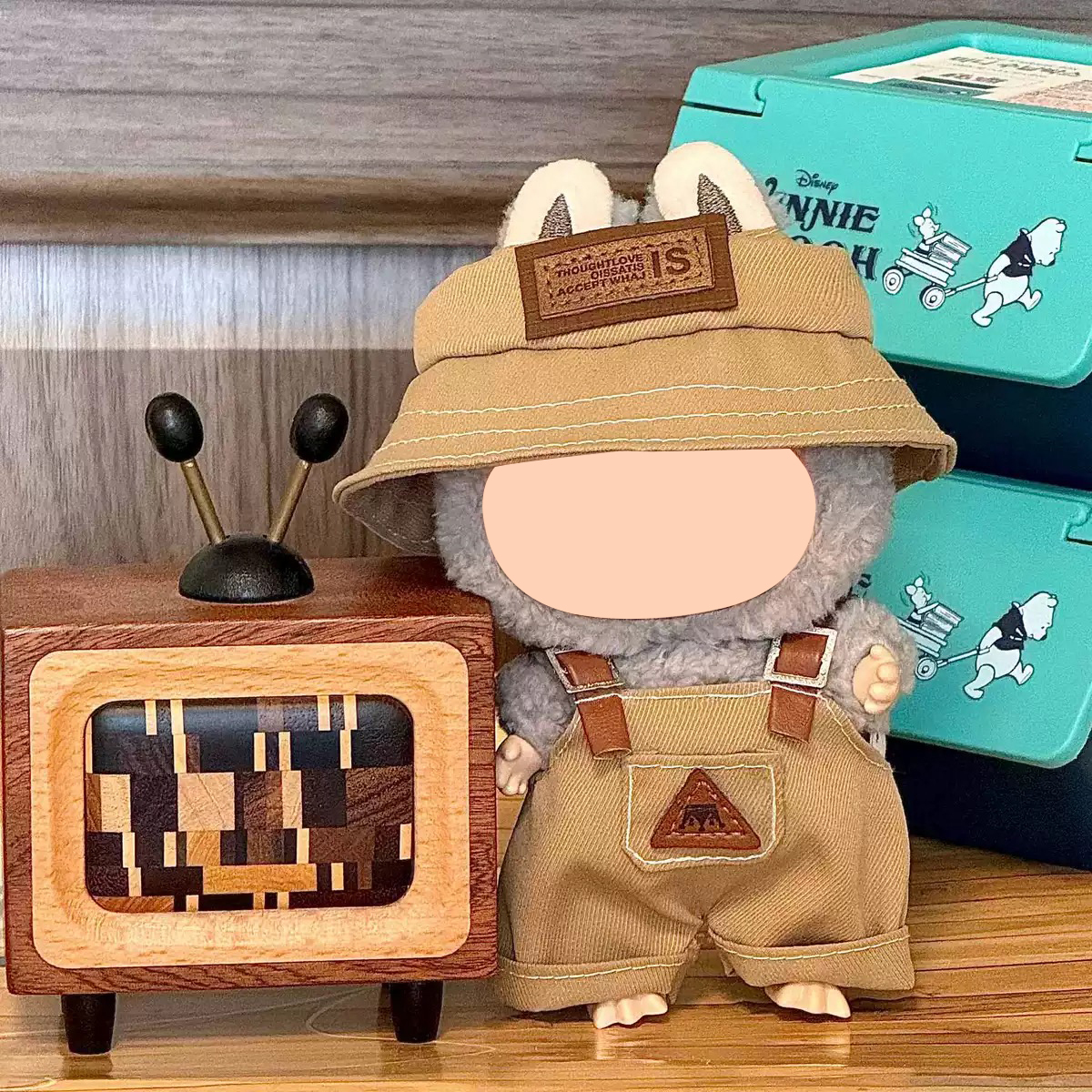 Marrón Viajero (sombrero de pescador + mono) (sin muñecos)